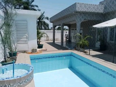 À louer – Villa de standing avec piscine à Mpita (Zone Brasserie)