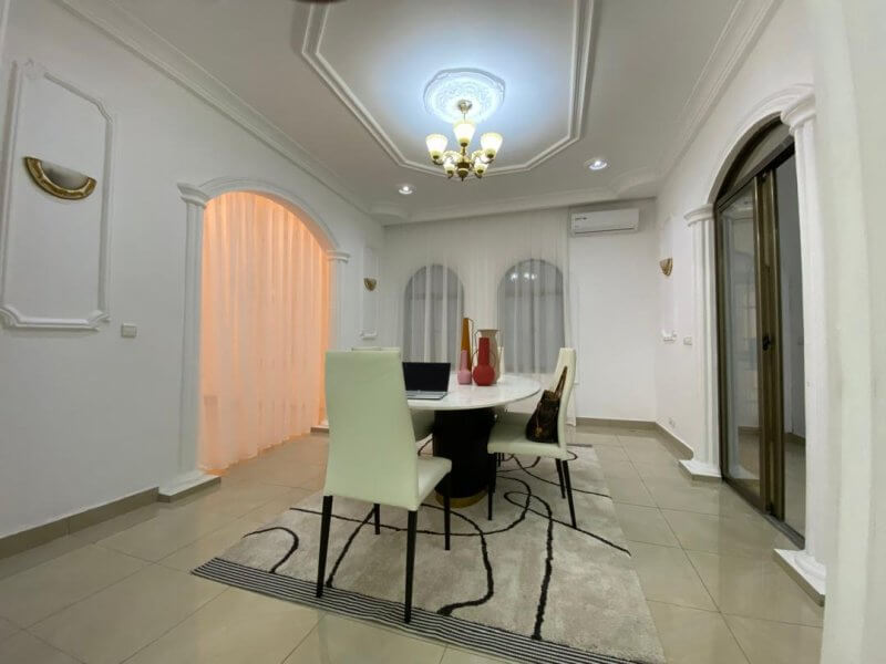 À louer – Spacieuse villa Airbnb avec piscine (Pointe-Noire)