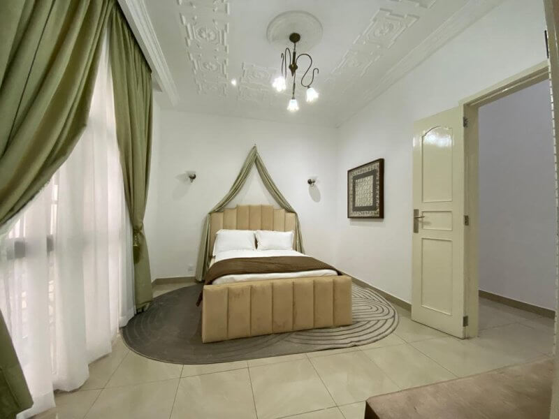 À louer – Spacieuse villa Airbnb avec piscine (Pointe-Noire)