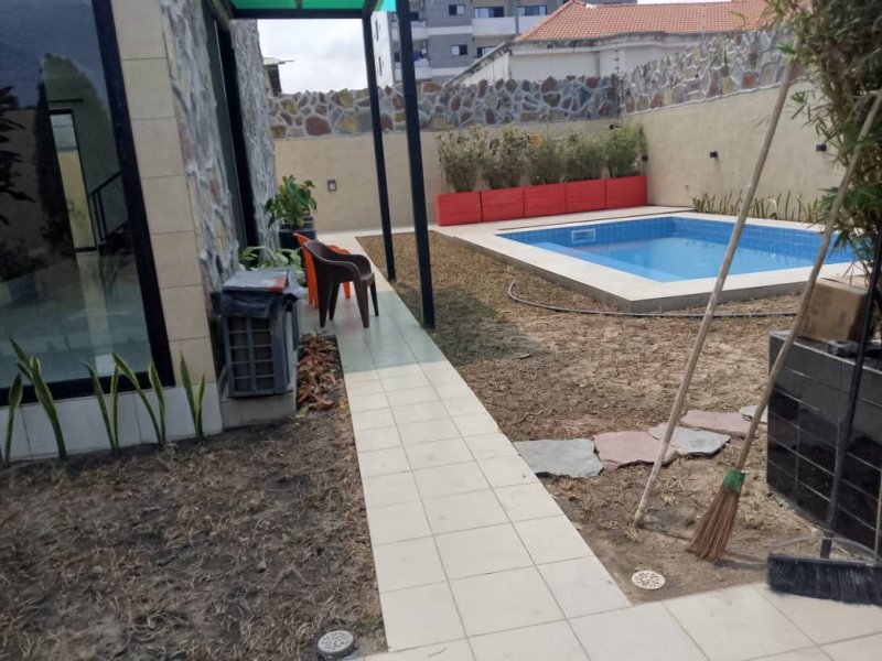 Villa piscine Hyper Connectée